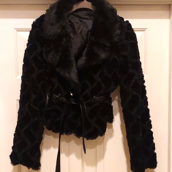 De'rotchild- Faux Fur, Size- S Cropped, Belted Fitted Evening Dress-Up Jacket. - Picture 2 of 10
